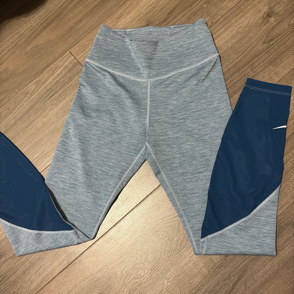 Nike Leggings in Gray and Navy